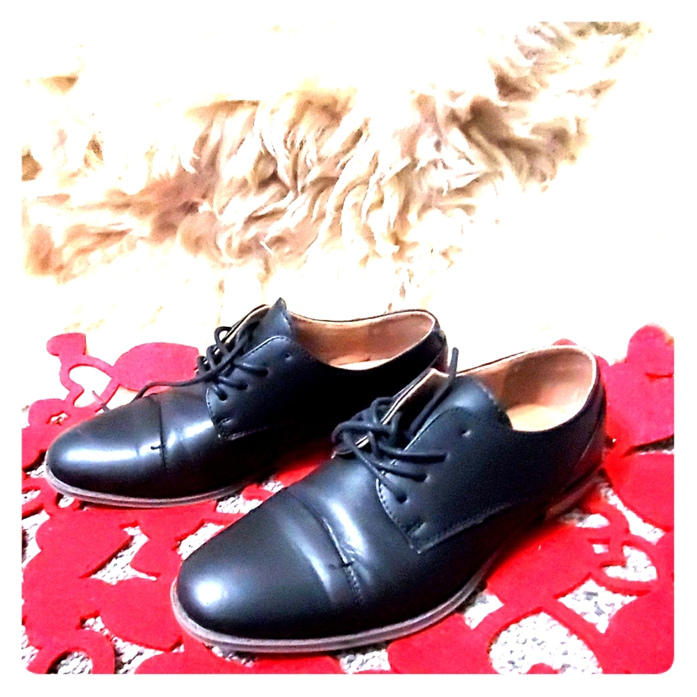 Boys shoes